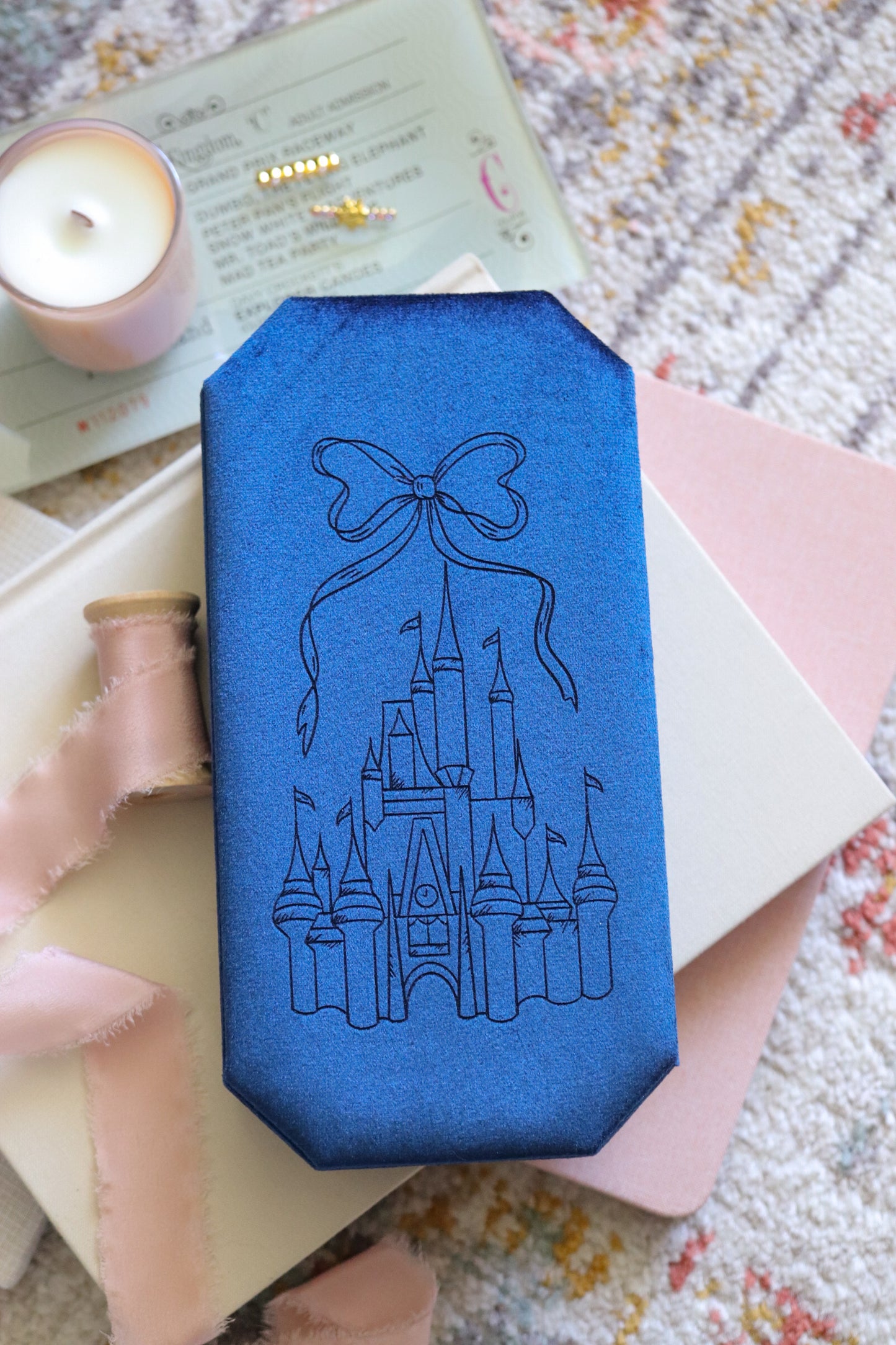 CASTLE BOW VELVET JEWELRY DISPLAY CASE