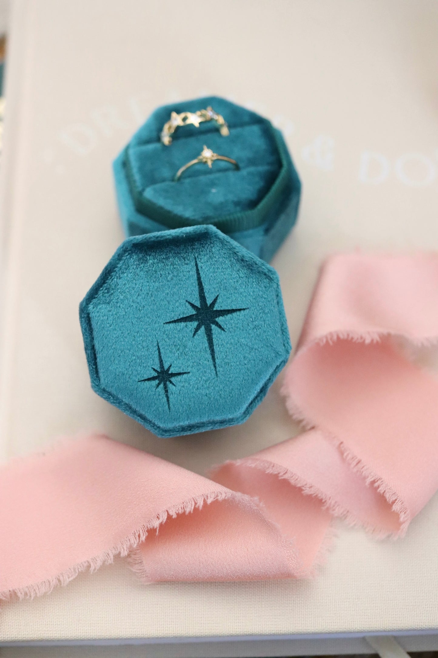 THE STARS RING BOX