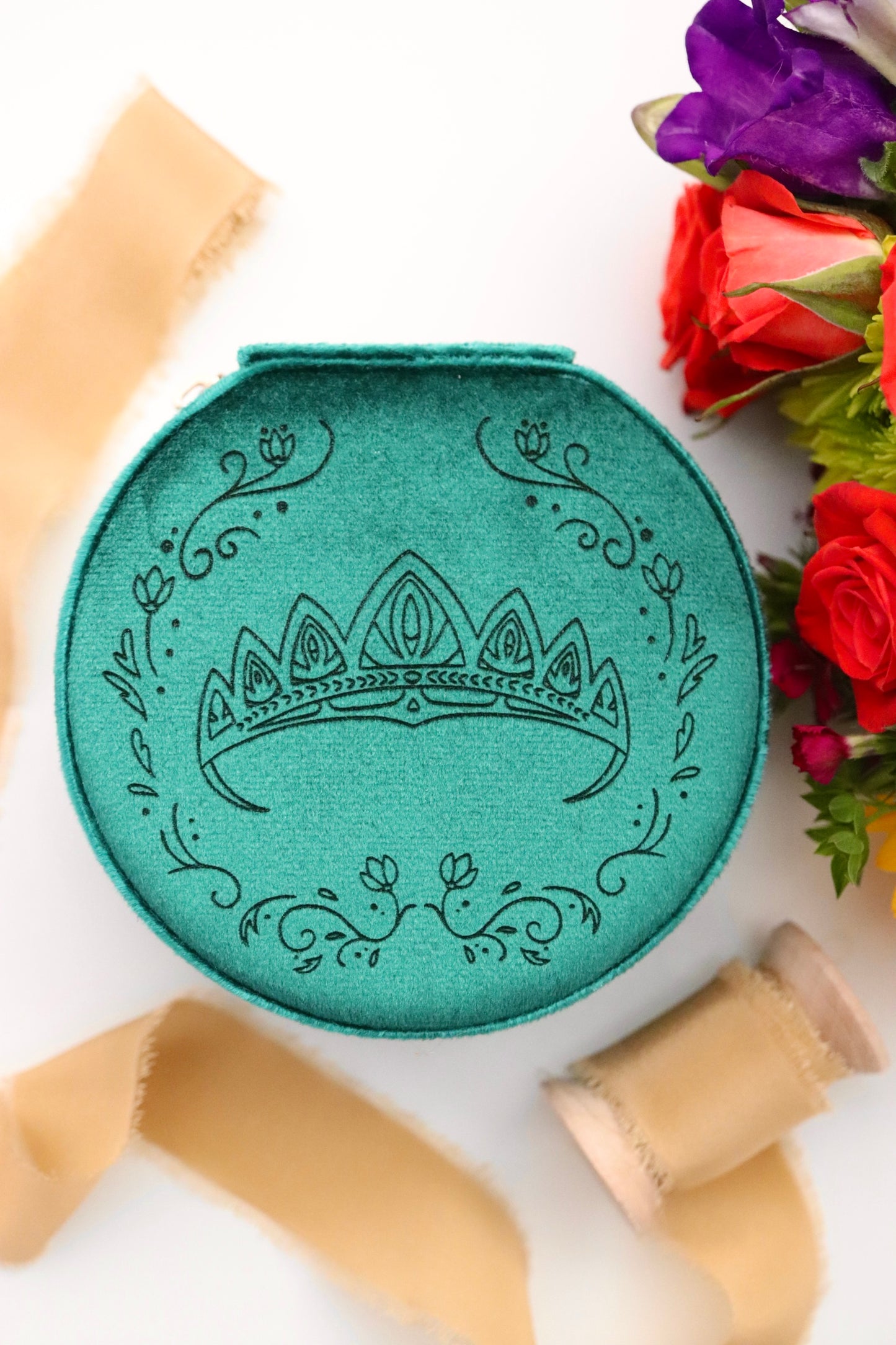 QUEEN OF NORWAY VELVET JEWELRY CASE