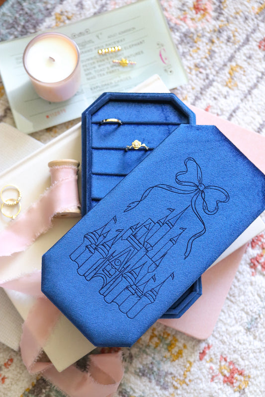 CASTLE BOW VELVET JEWELRY DISPLAY CASE