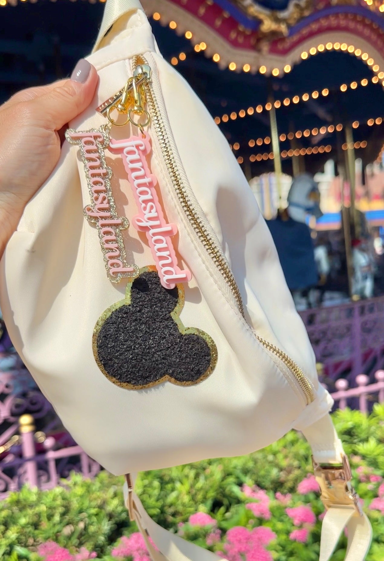 FANTASYLAND BAG CHARM/ KEYCHAIN
