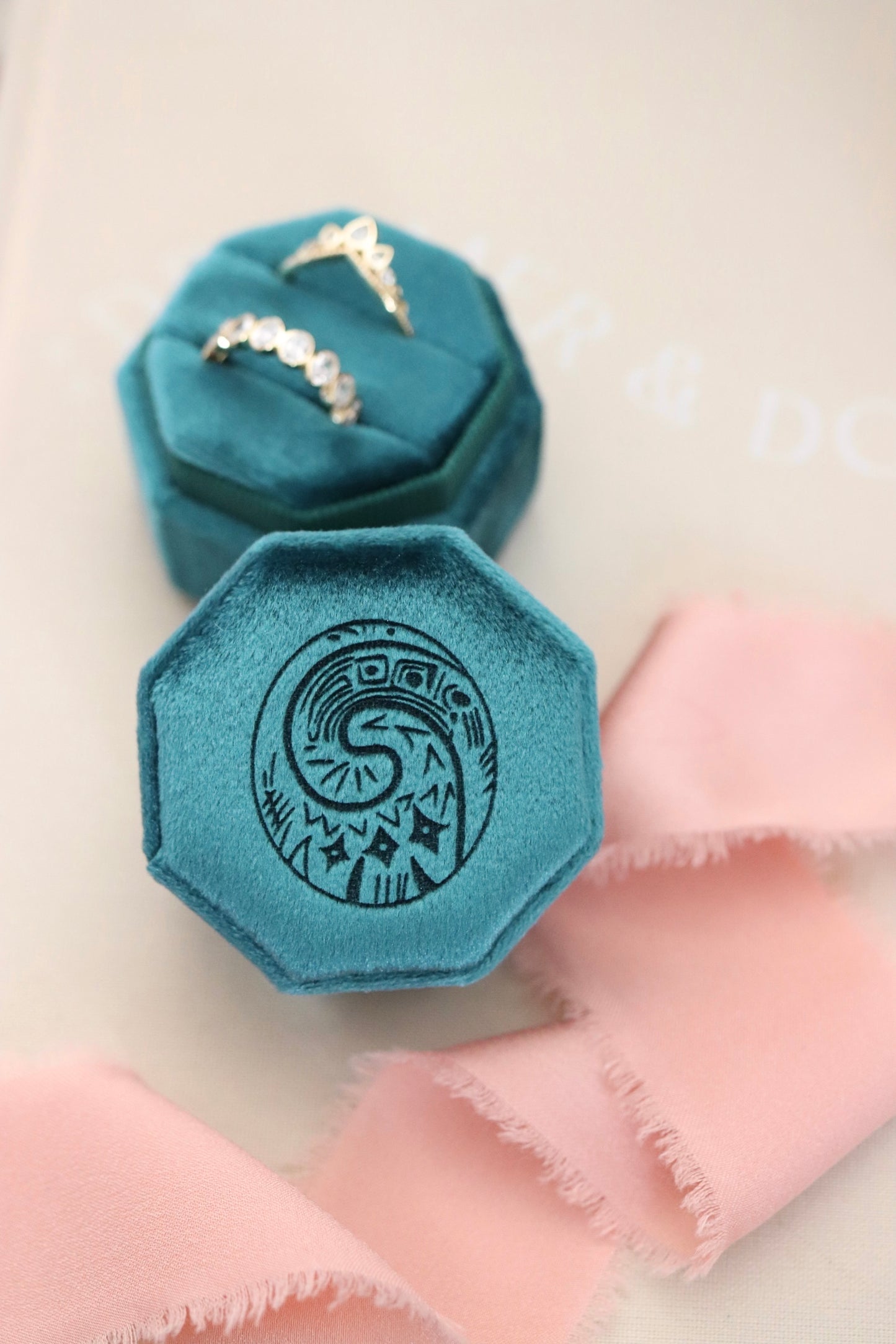WAY-FINDER RING BOX