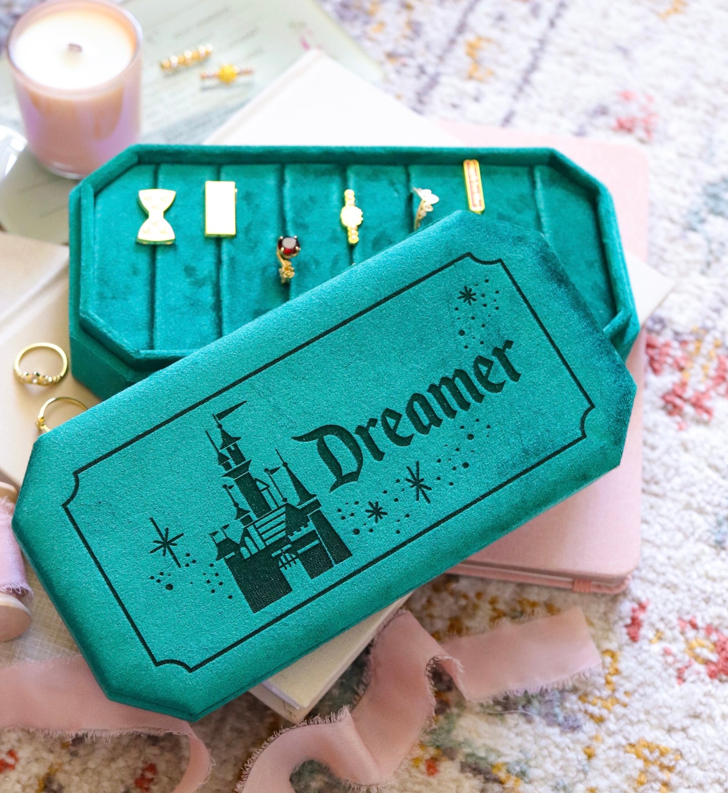 DREAMER VELVET JEWELRY DISPLAY CASE