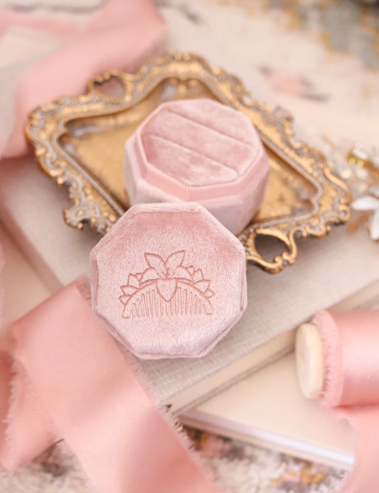 MAGNOLIA RING BOX