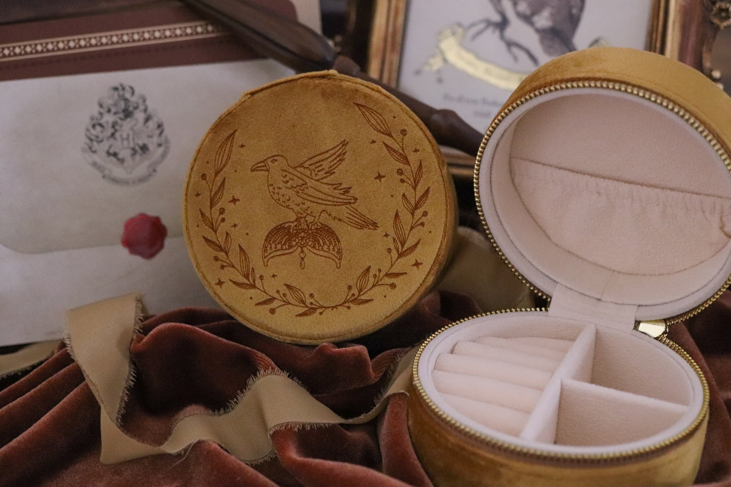 HOUSE OF WISDOM JEWELRY CASE