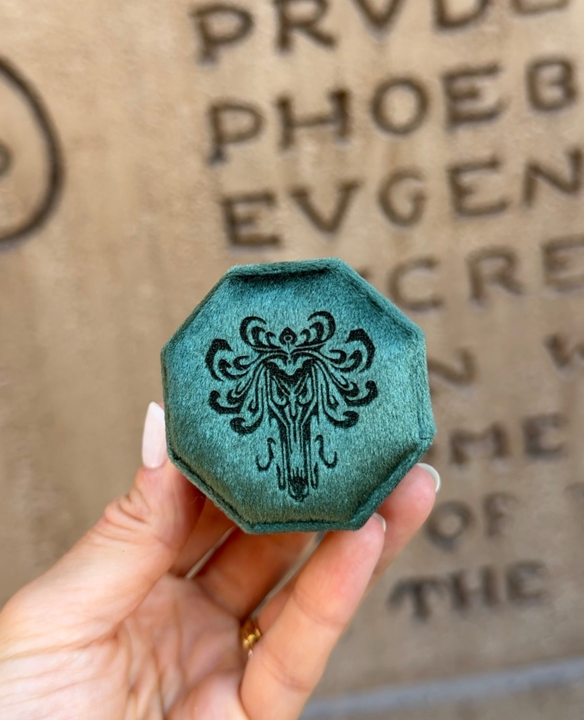 WALLPAPER RING BOX