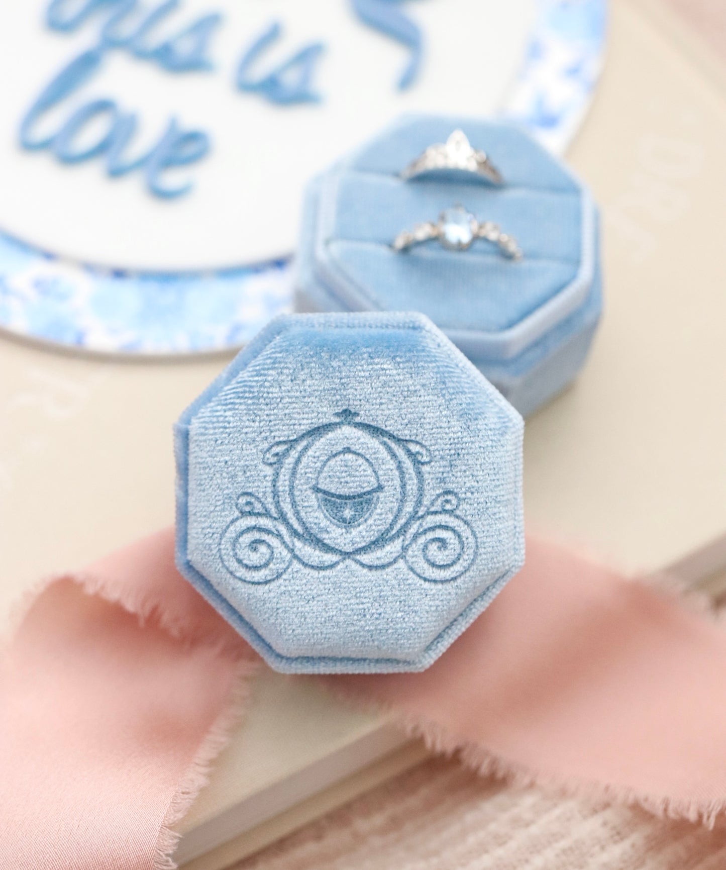 CARRIAGE RING BOX