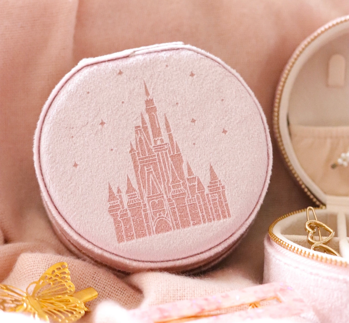 B-GRADE ROUND JEWELRY CASE