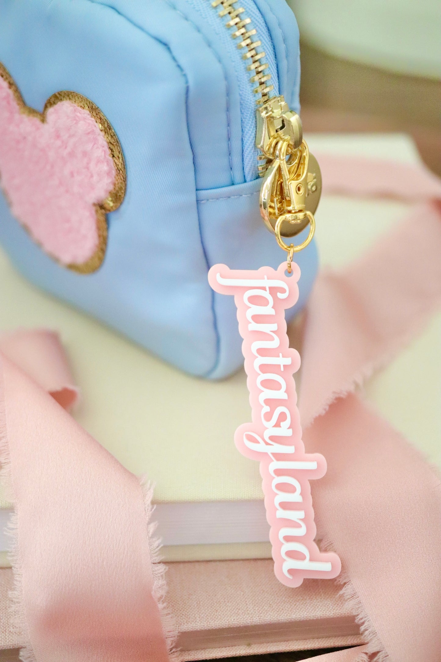 FANTASYLAND BAG CHARM/ KEYCHAIN