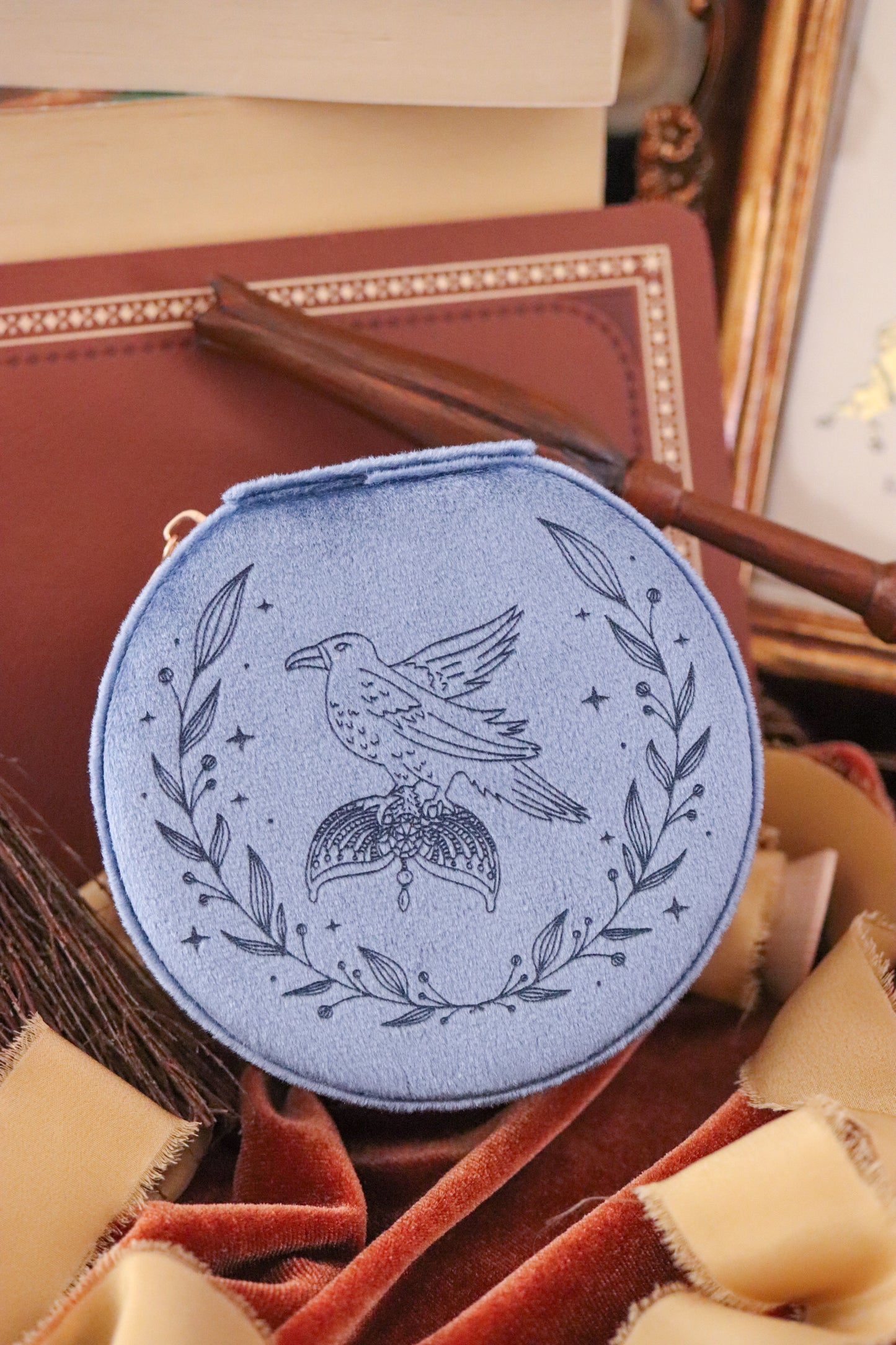 HOUSE OF WISDOM JEWELRY CASE