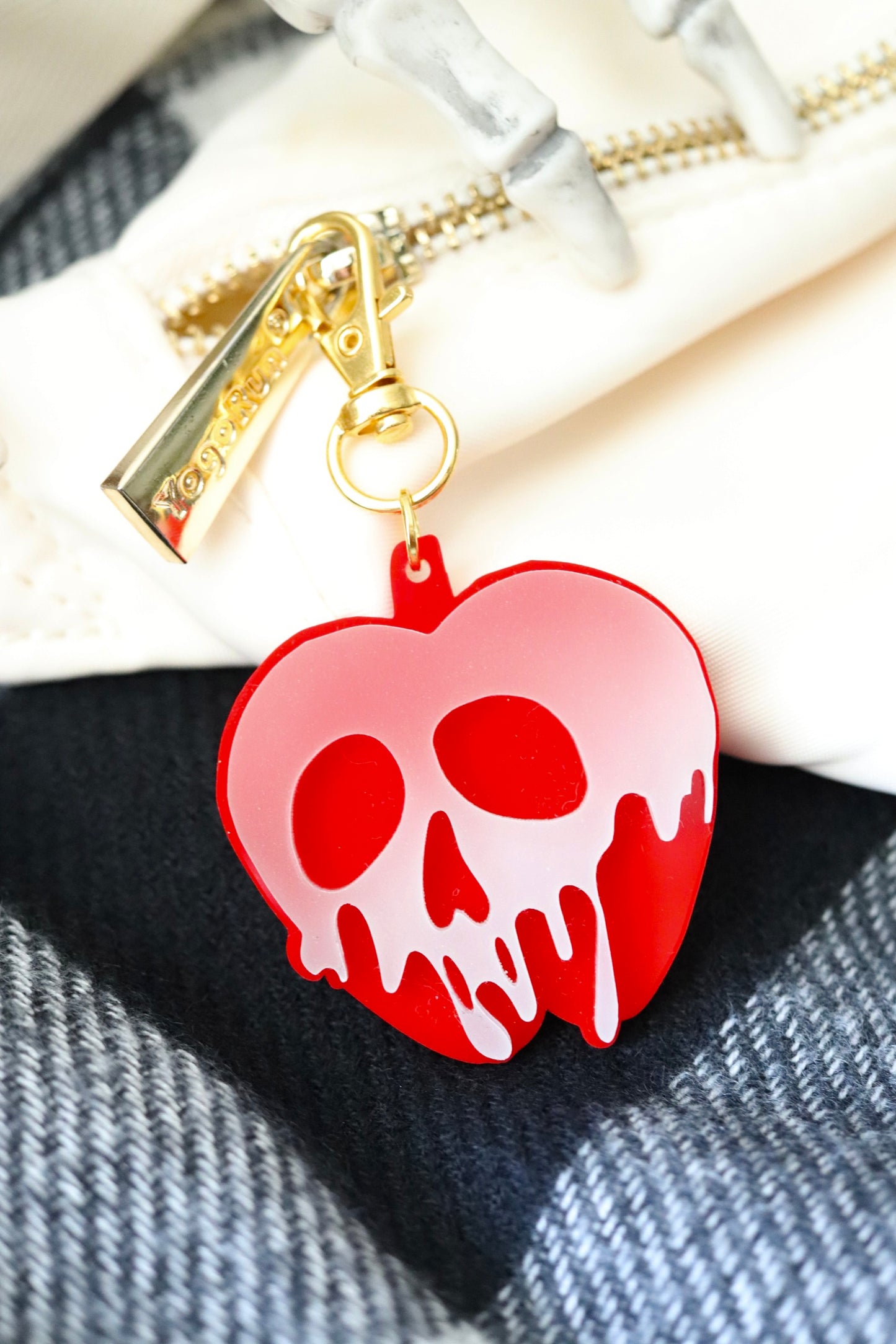 GLOW IN THE DARK POISON APPLE BAG CHARM/ KEYCHAIN