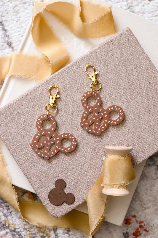 PRETZEL MOUSE BAG CHARM/ KEYCHAIN