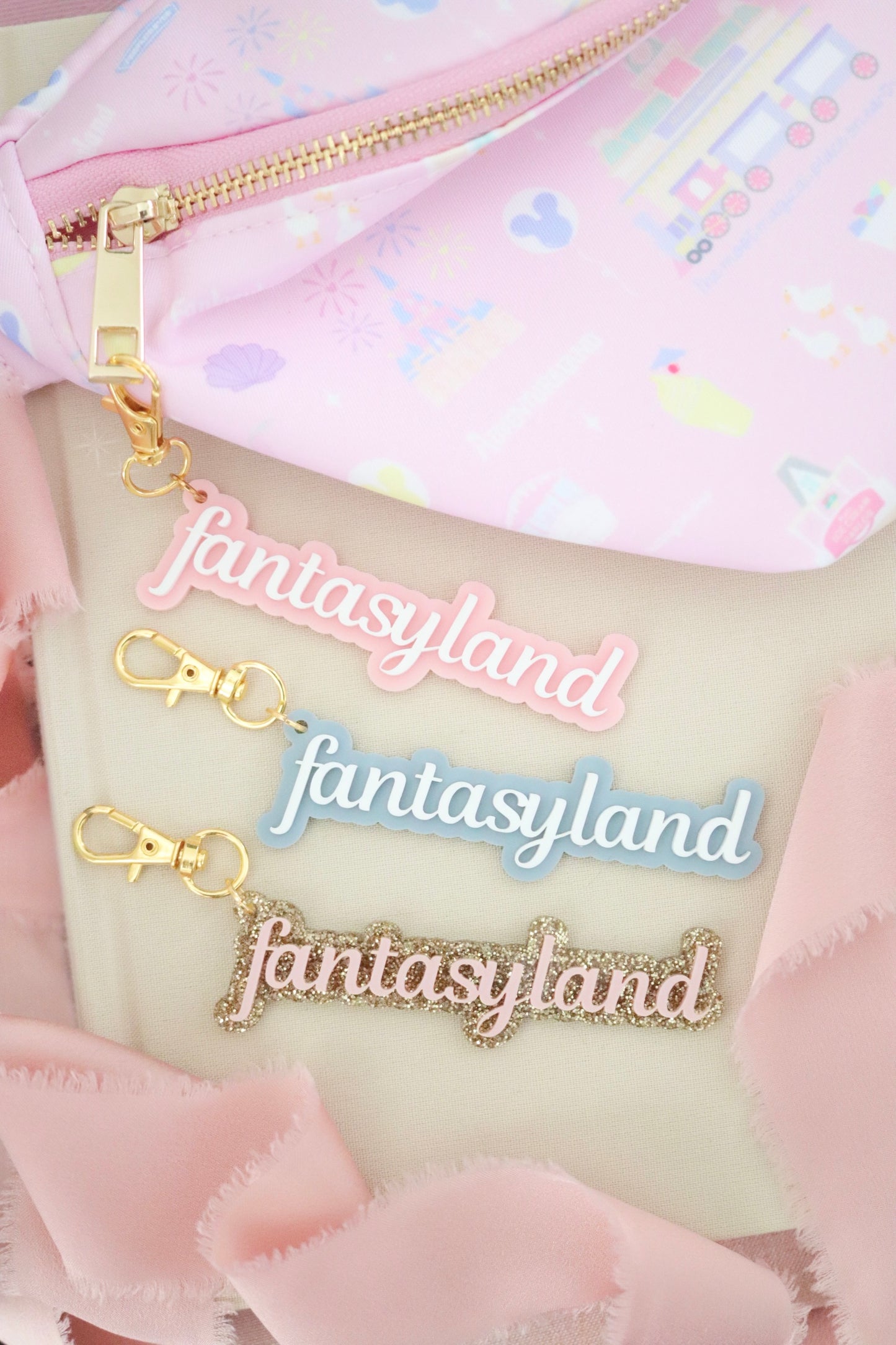 FANTASYLAND BAG CHARM/ KEYCHAIN
