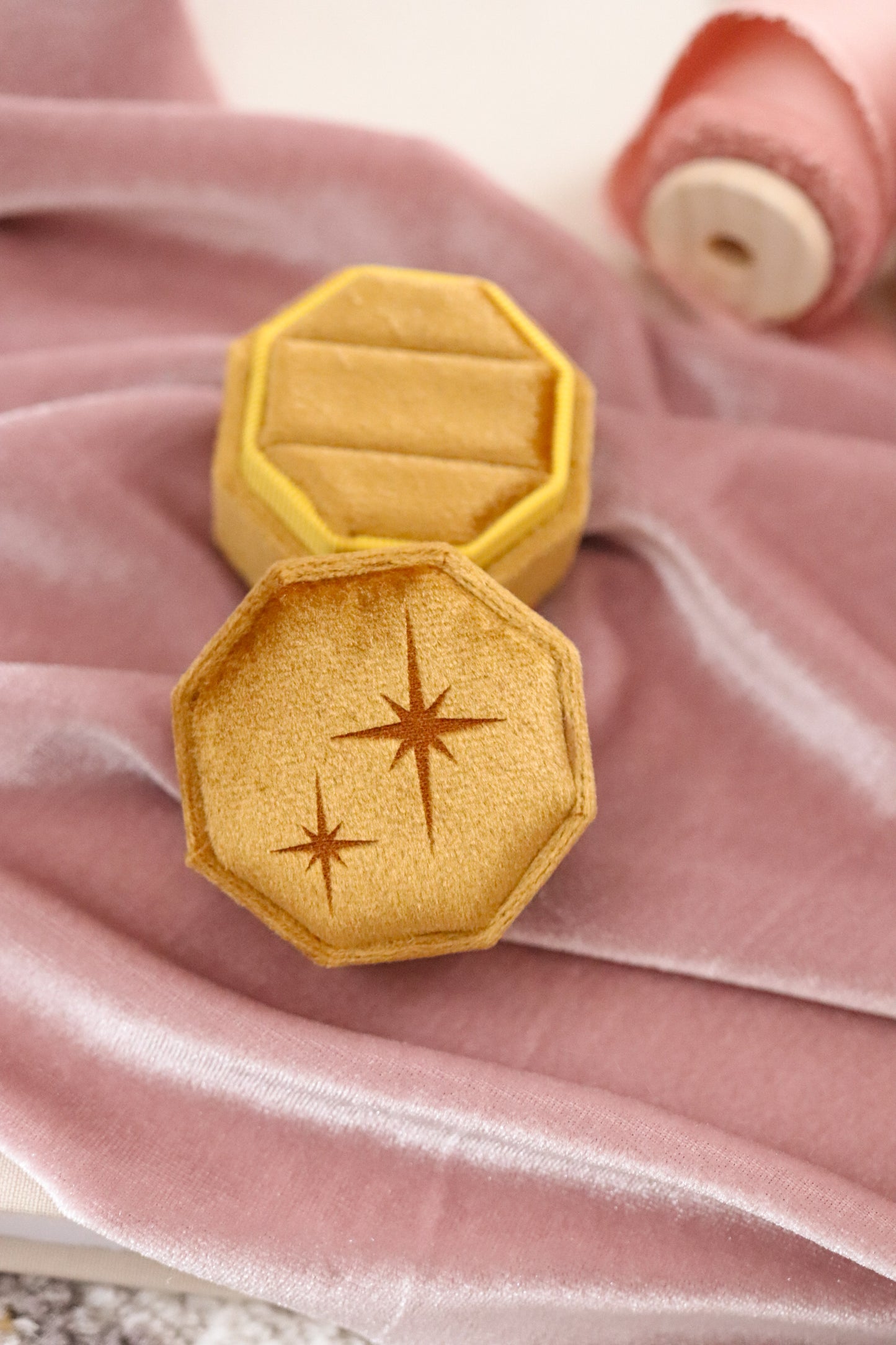 THE STARS GOLD RING BOX