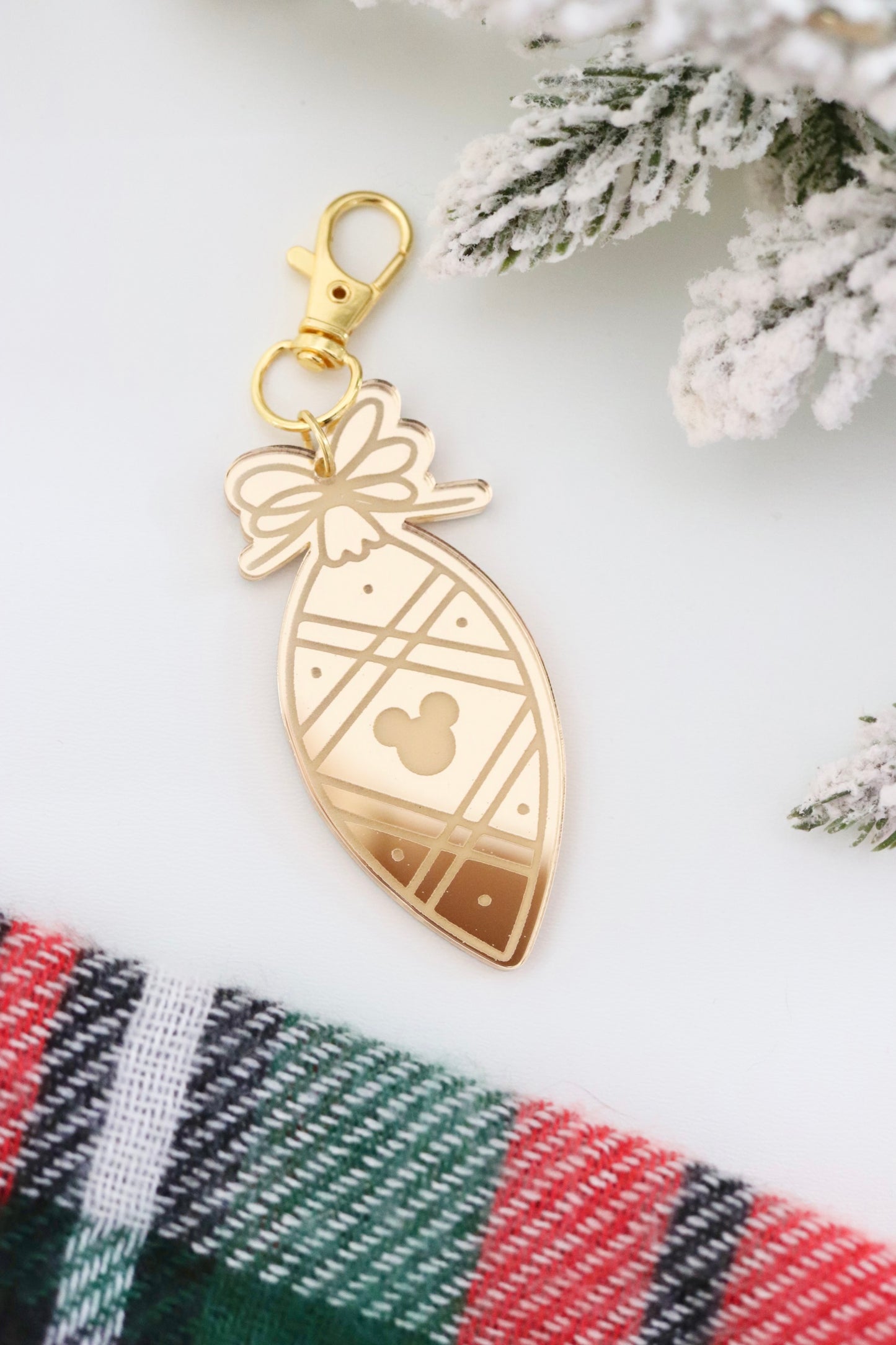 GOLD HOLIDAY BAG CHARMS/ KEYCHAINS