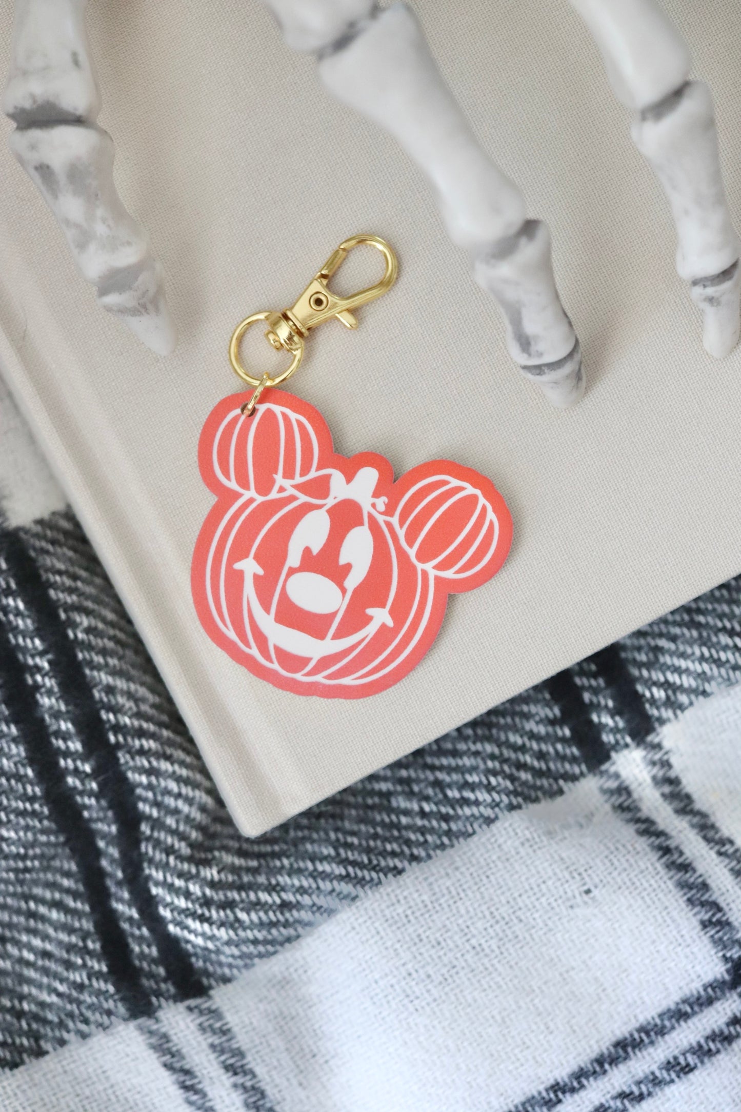 HALLOWEEN/FALL BAG CHARMS/ KEYCHAINS