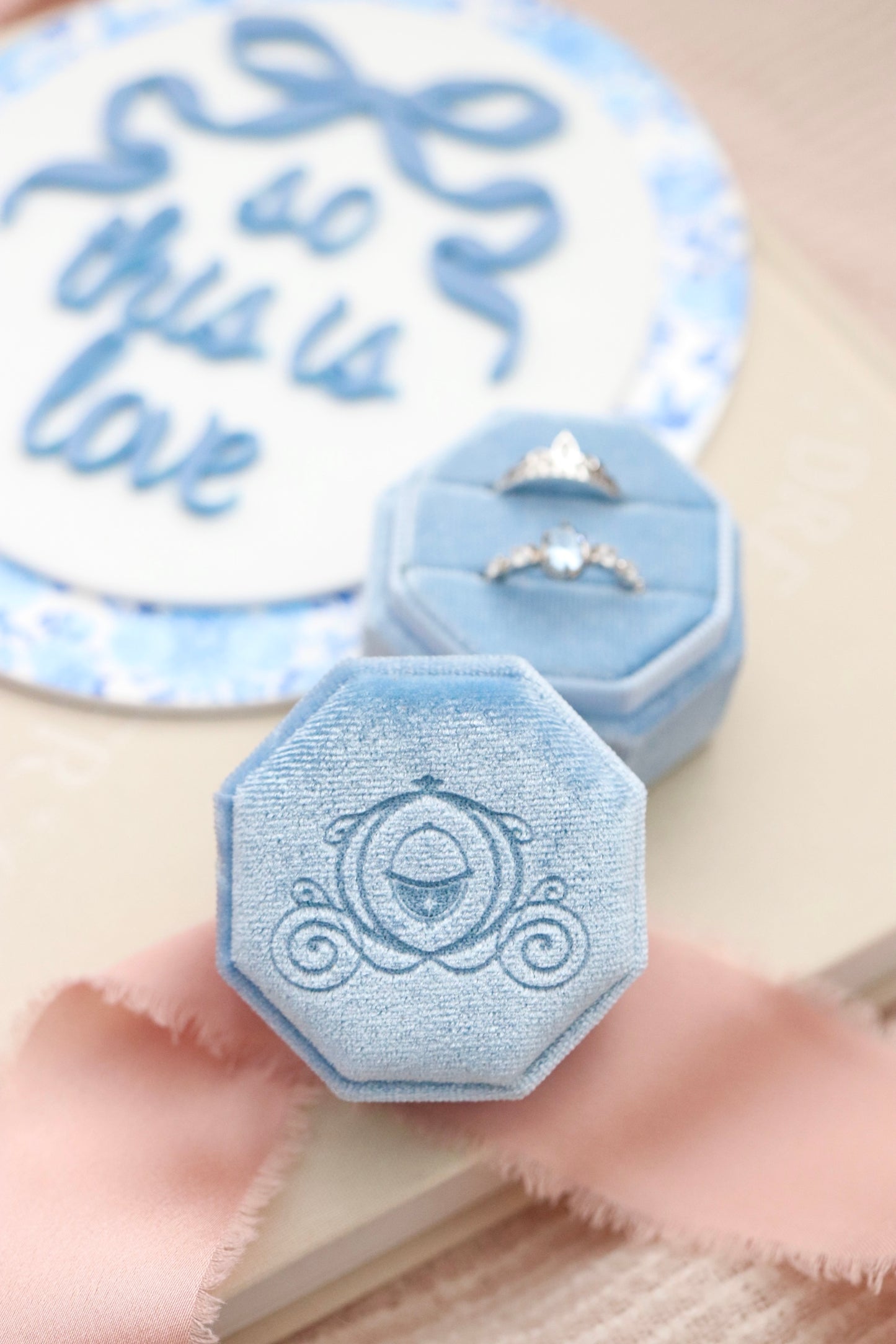 CARRIAGE RING BOX