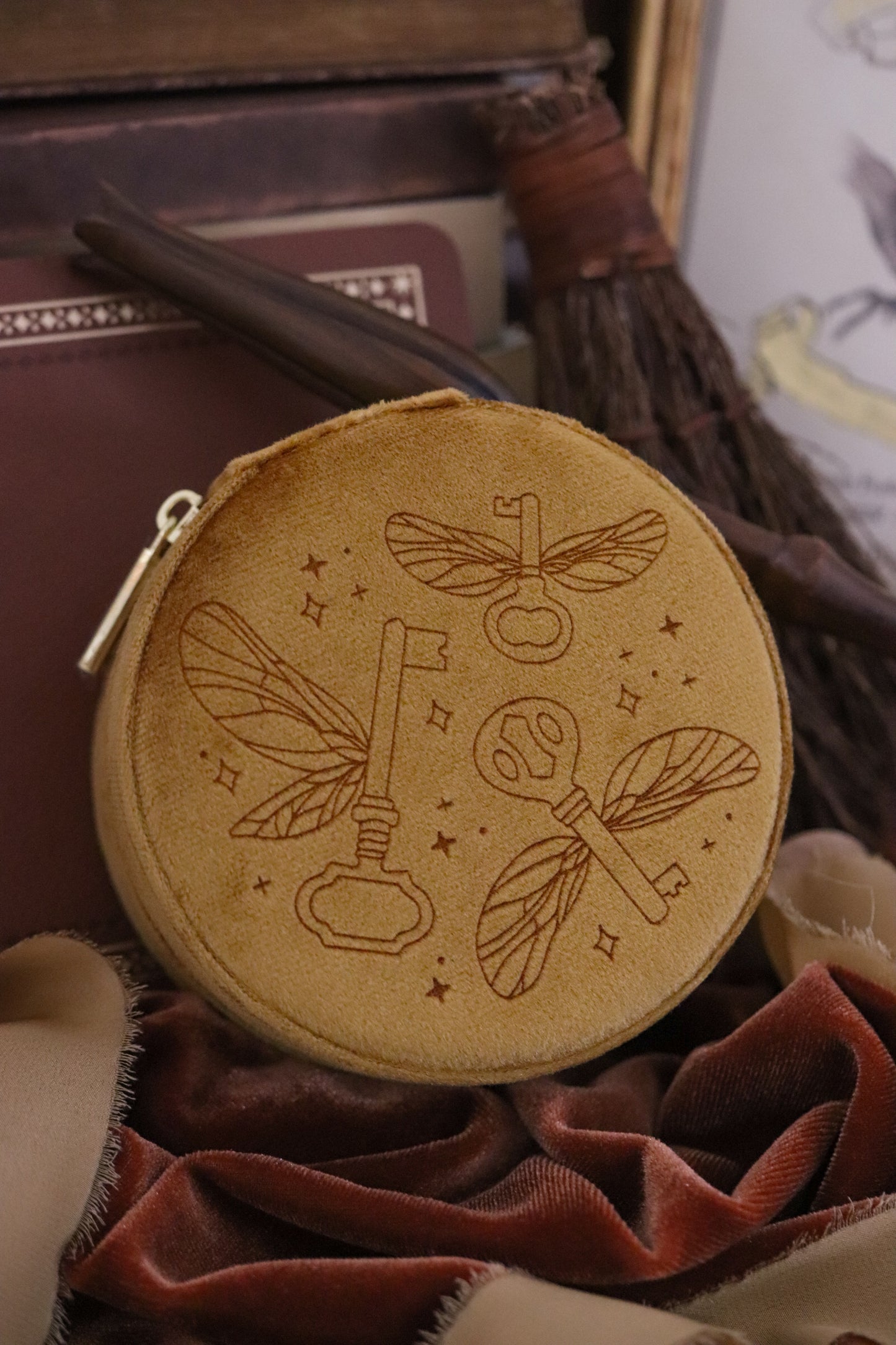 MAGICAL KEYS JEWELRY CASE