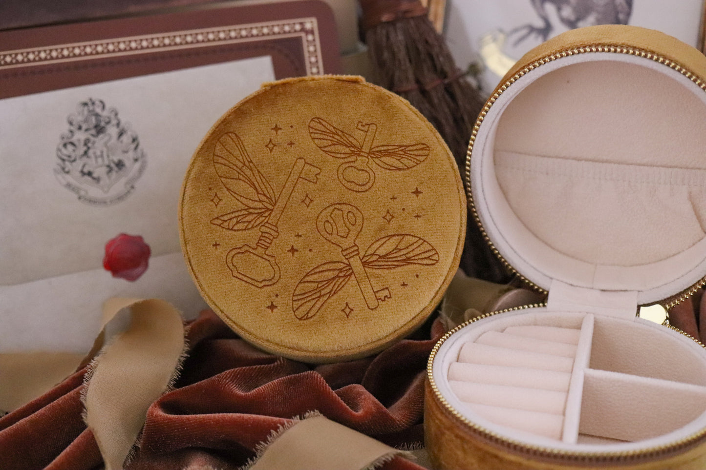 MAGICAL KEYS JEWELRY CASE