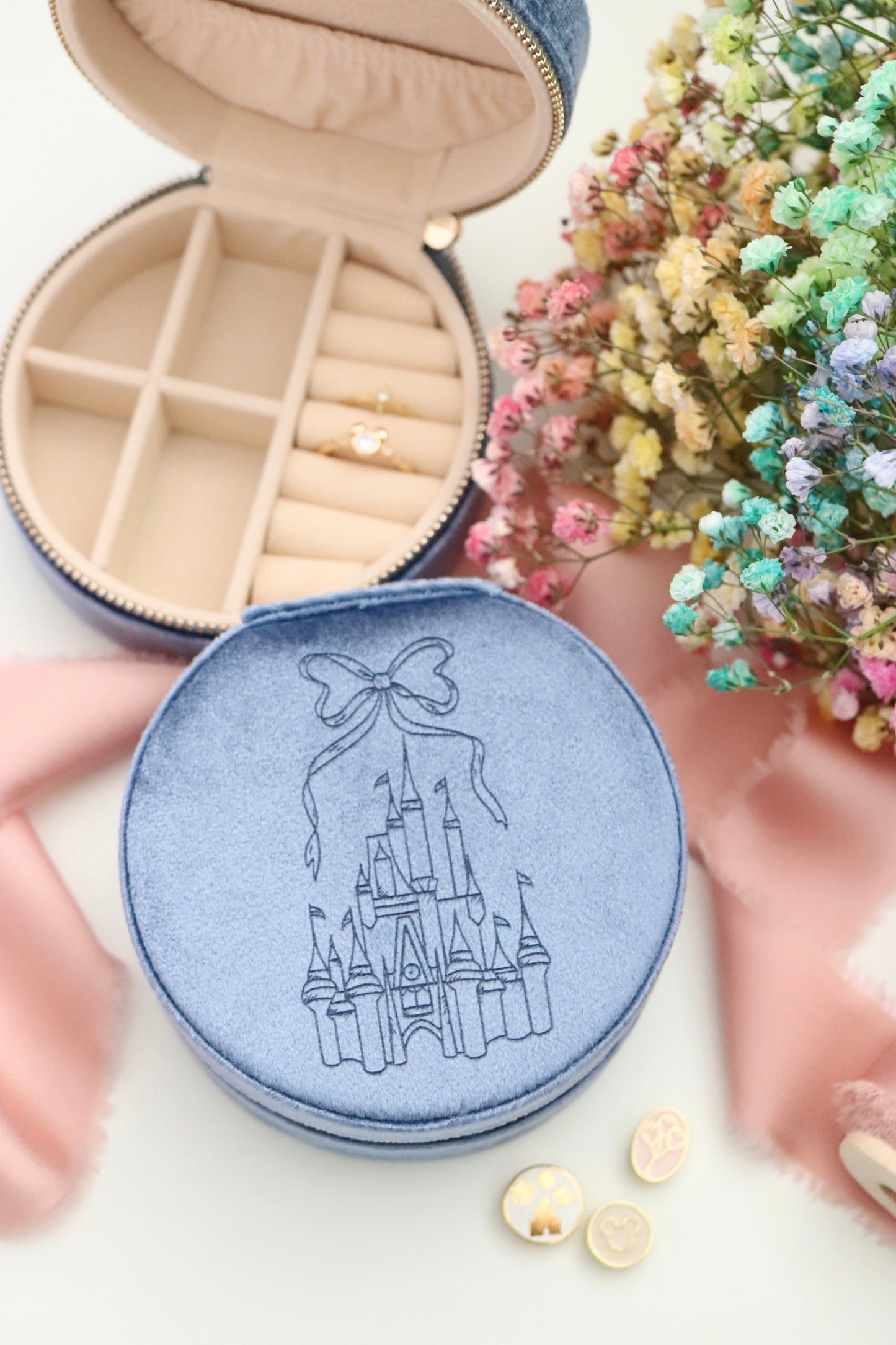 CASTLE BOW JEWELRY CASE