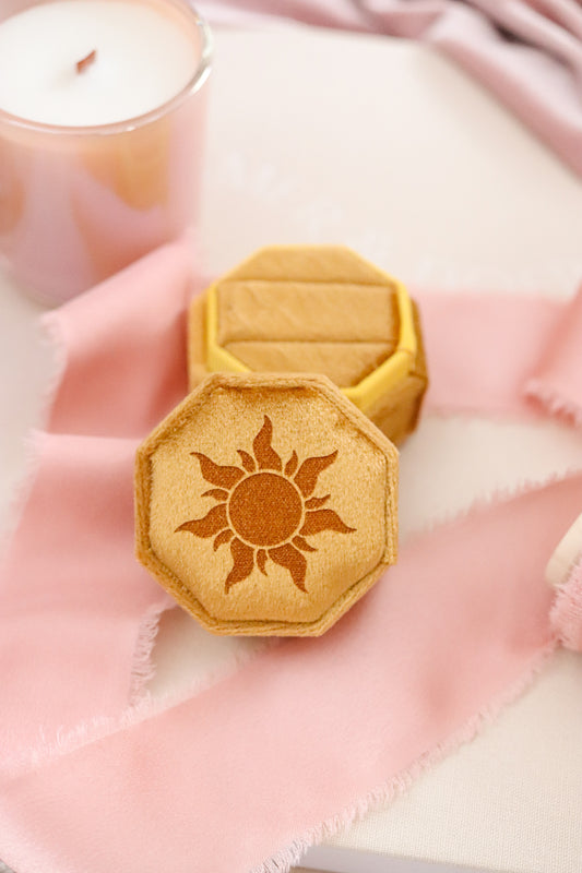 GLEAM & GLOW GOLD RING BOX