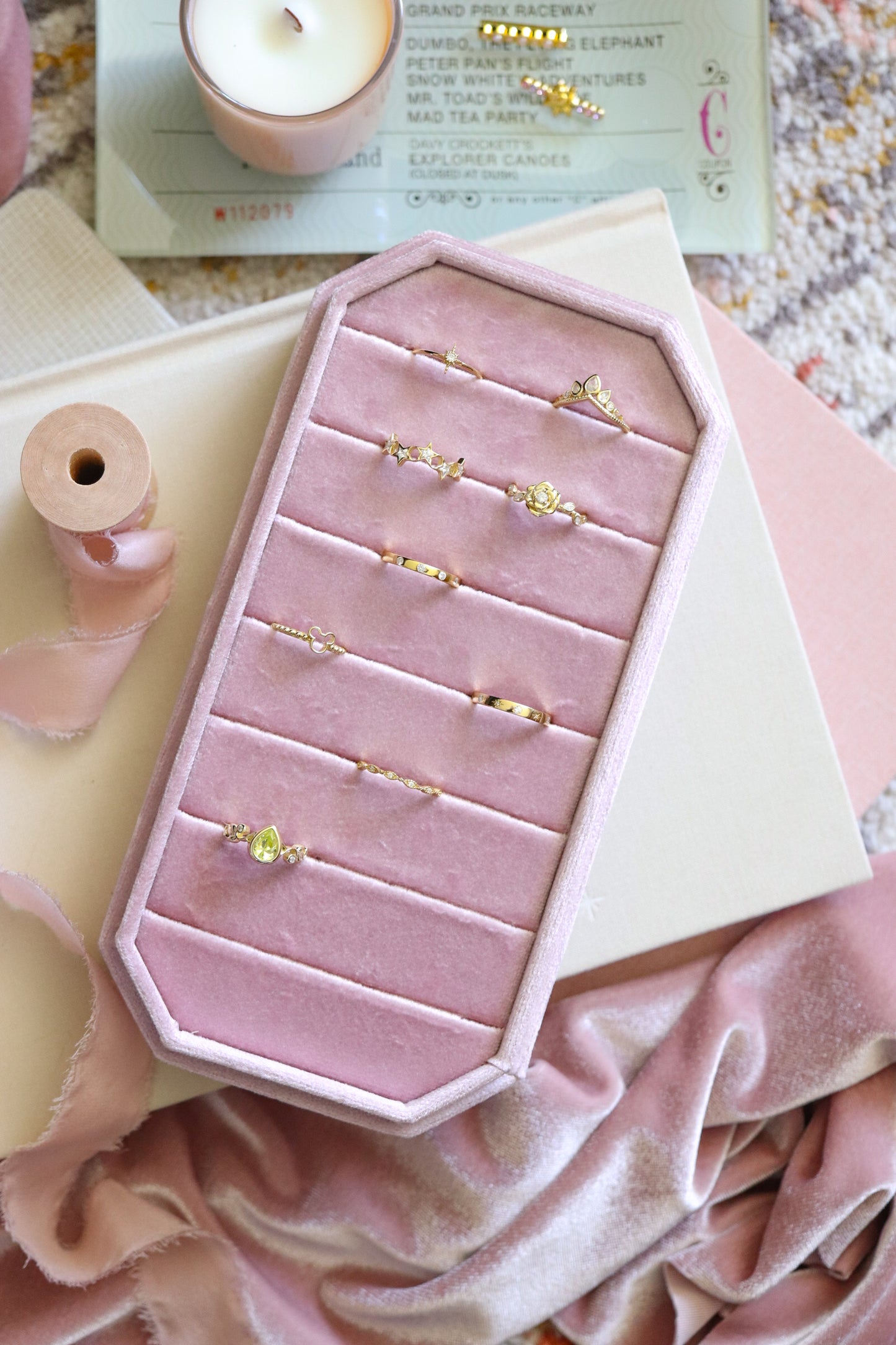 DREAMER VELVET JEWELRY DISPLAY CASE