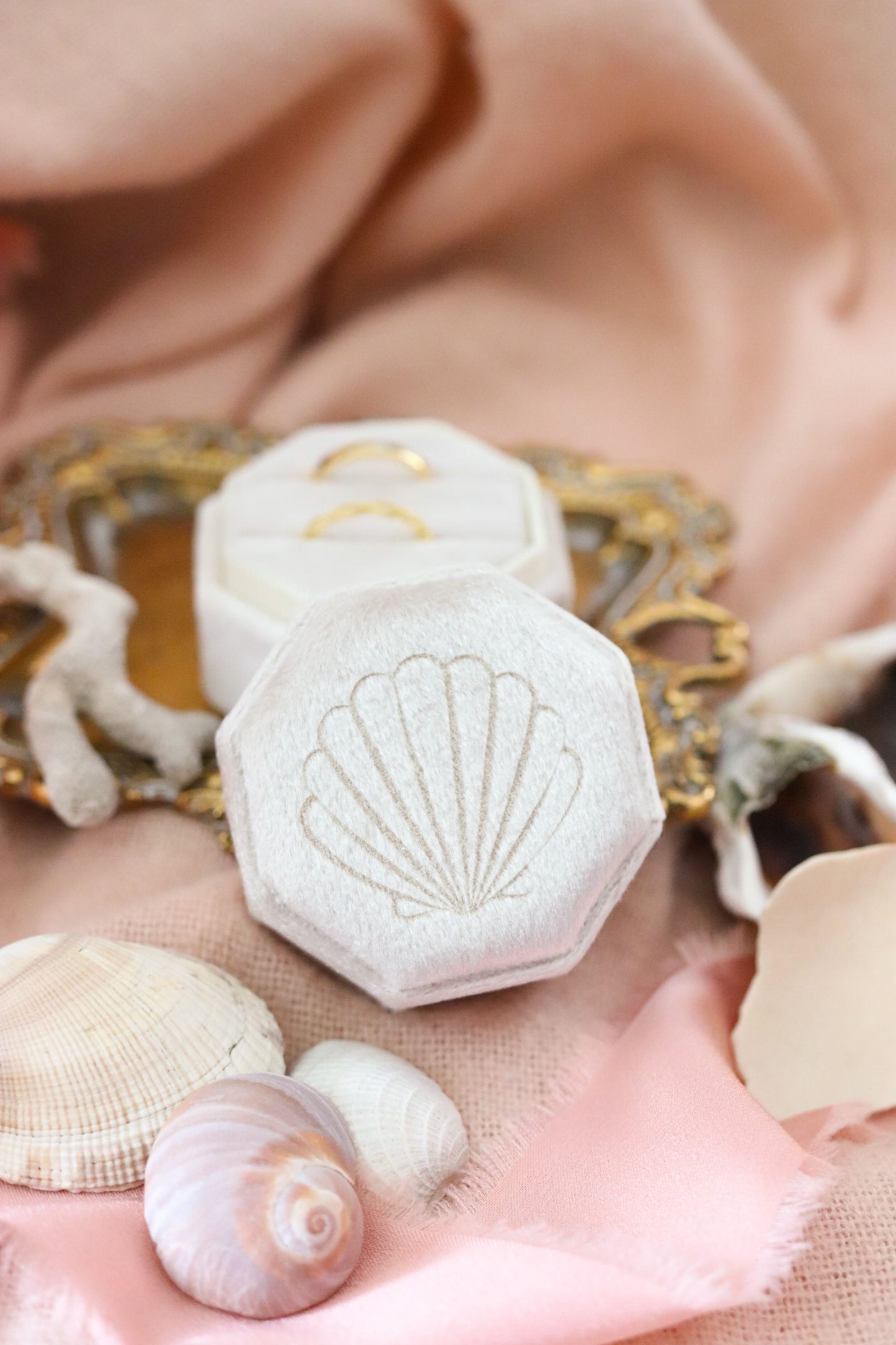 MERMAID SHELL RING BOX