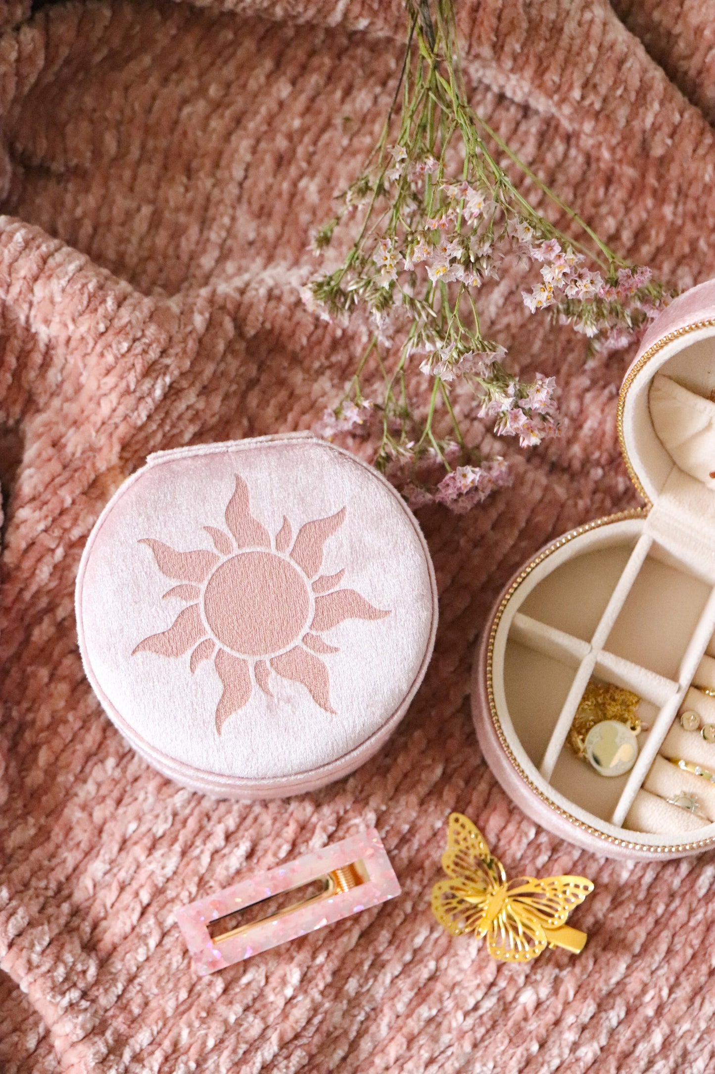GLEAM & GLOW JEWELRY CASE