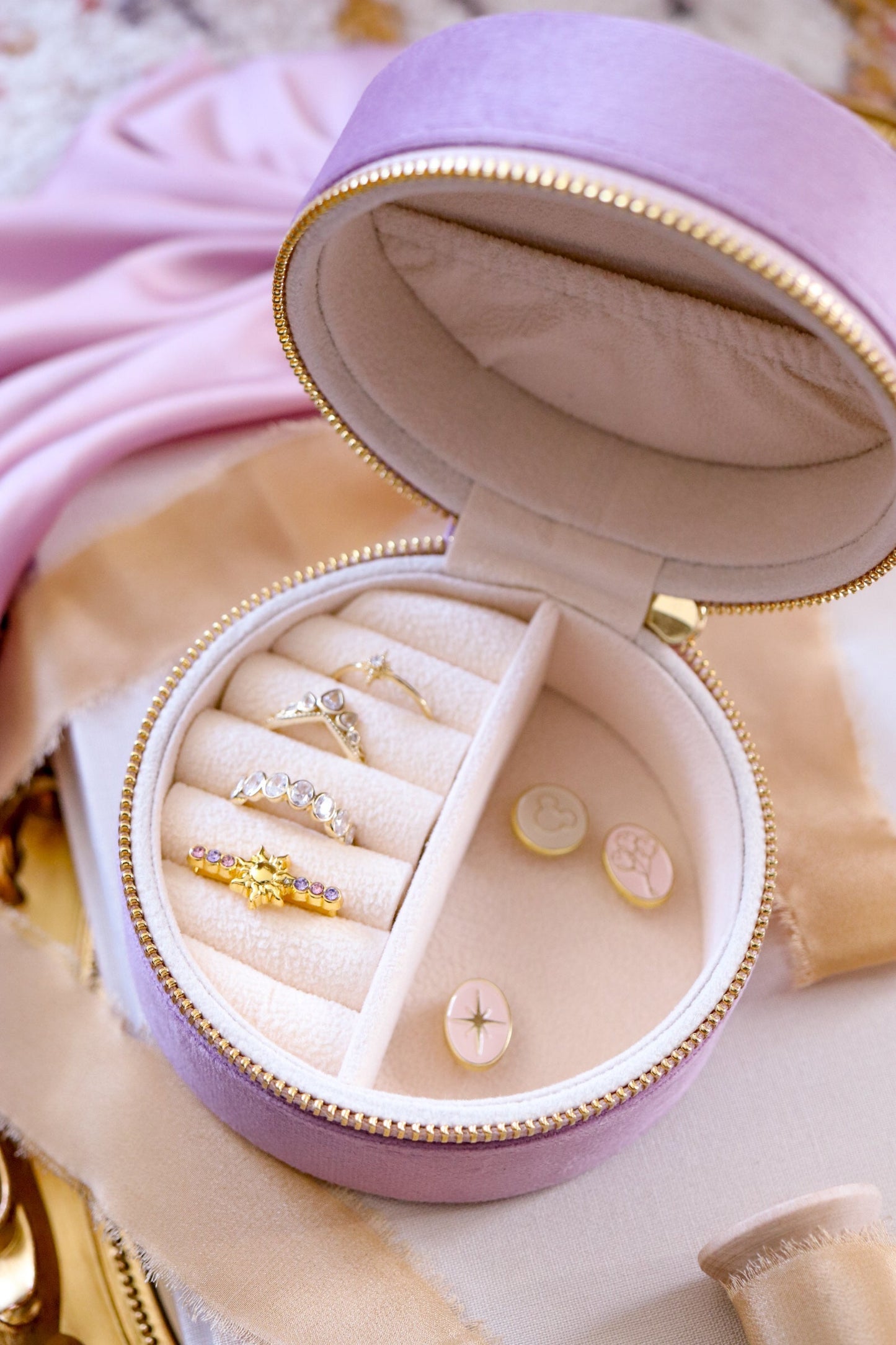 CAROUSEL JEWELRY CASE