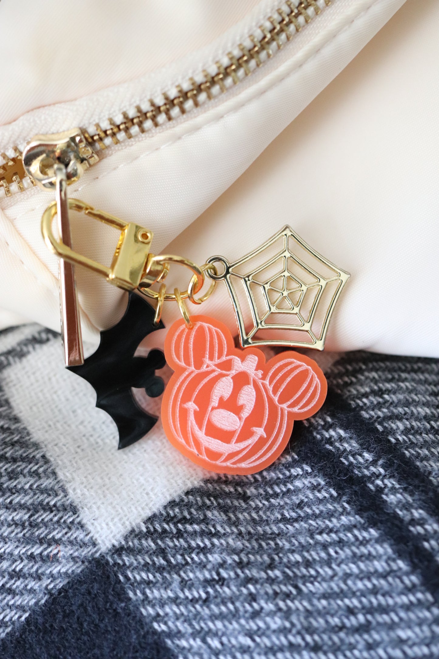 HALLOWEEN PUMPKIN MINI BAG CHARMS/ KEYCHAINS SET