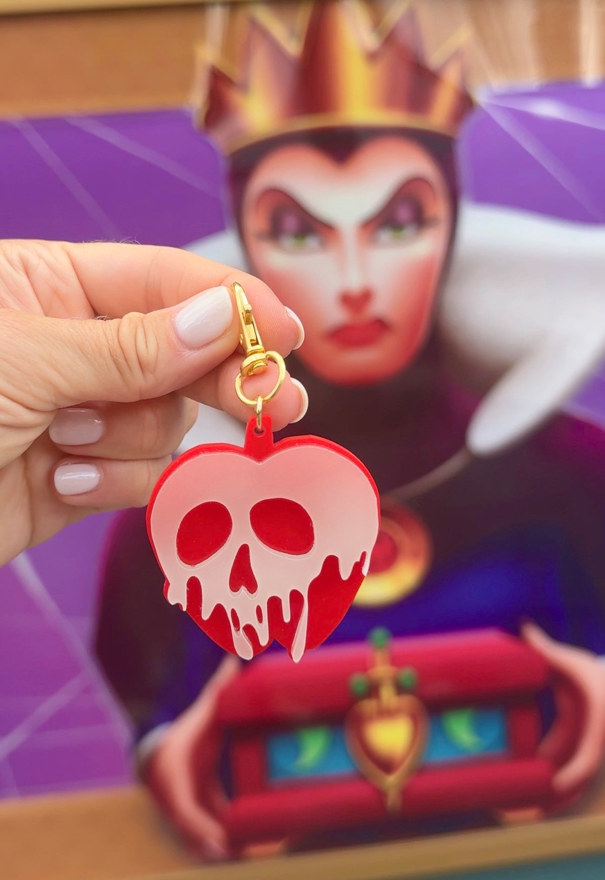GLOW IN THE DARK POISON APPLE BAG CHARM/ KEYCHAIN