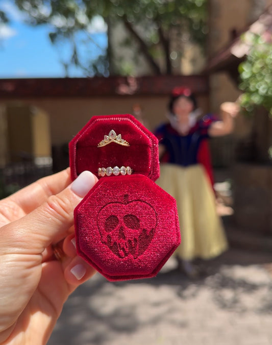 POISON APPLE RING BOX