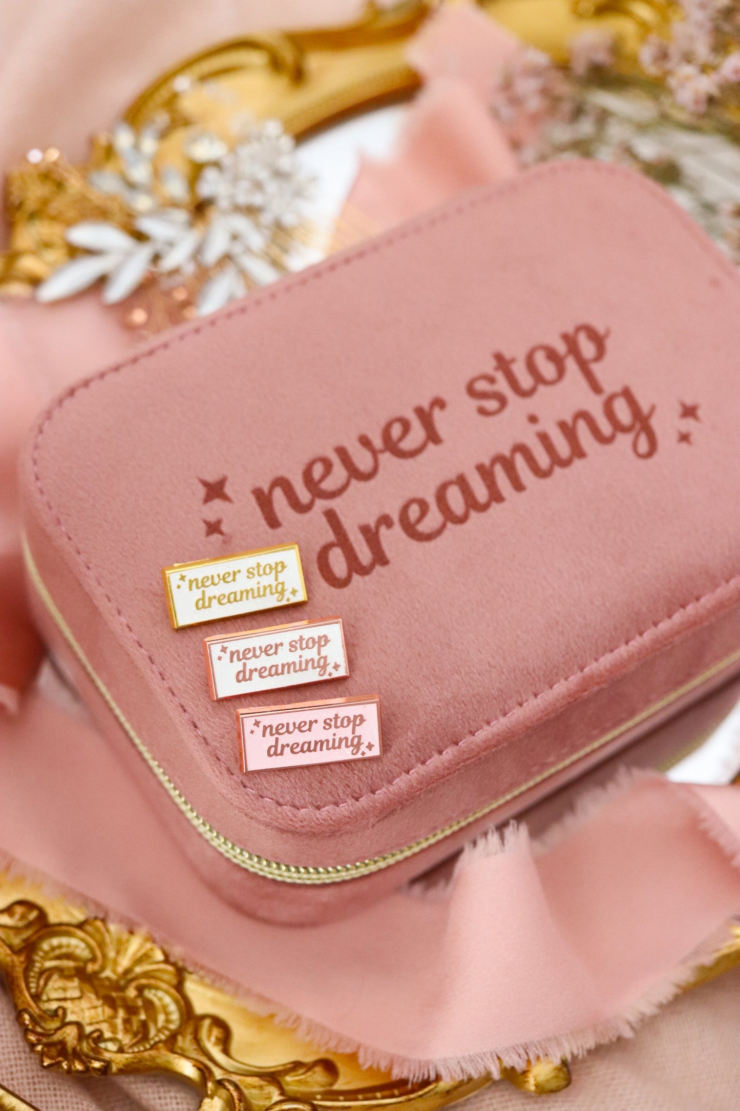 NEVER STOP DREAMING SUEDE JEWELRY CASE