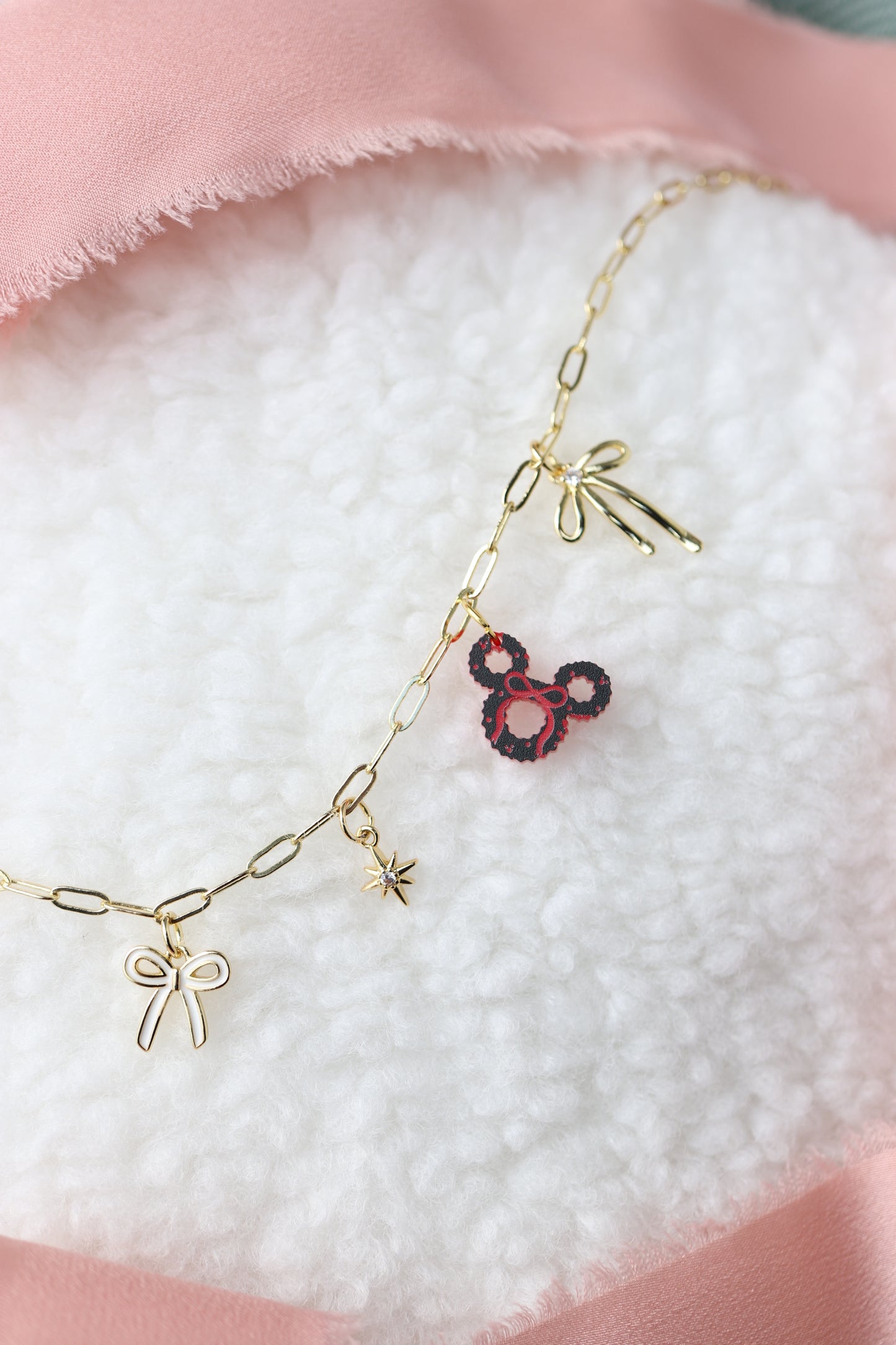 MOUSE WREATH MINI CHARM NECKLACE