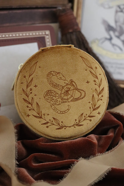B-GRADE ROUND JEWELRY CASE