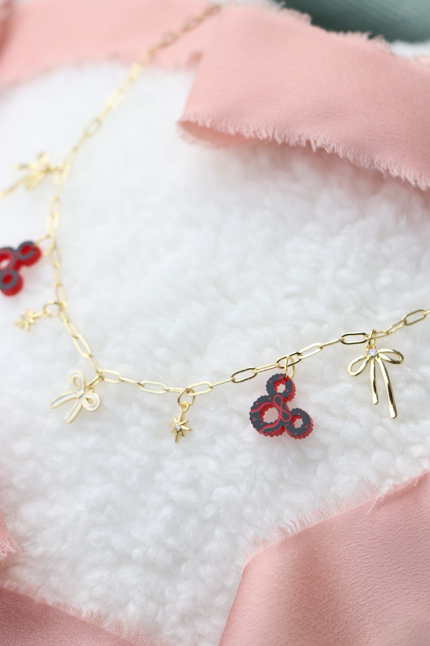MOUSE WREATH MINI CHARM NECKLACE