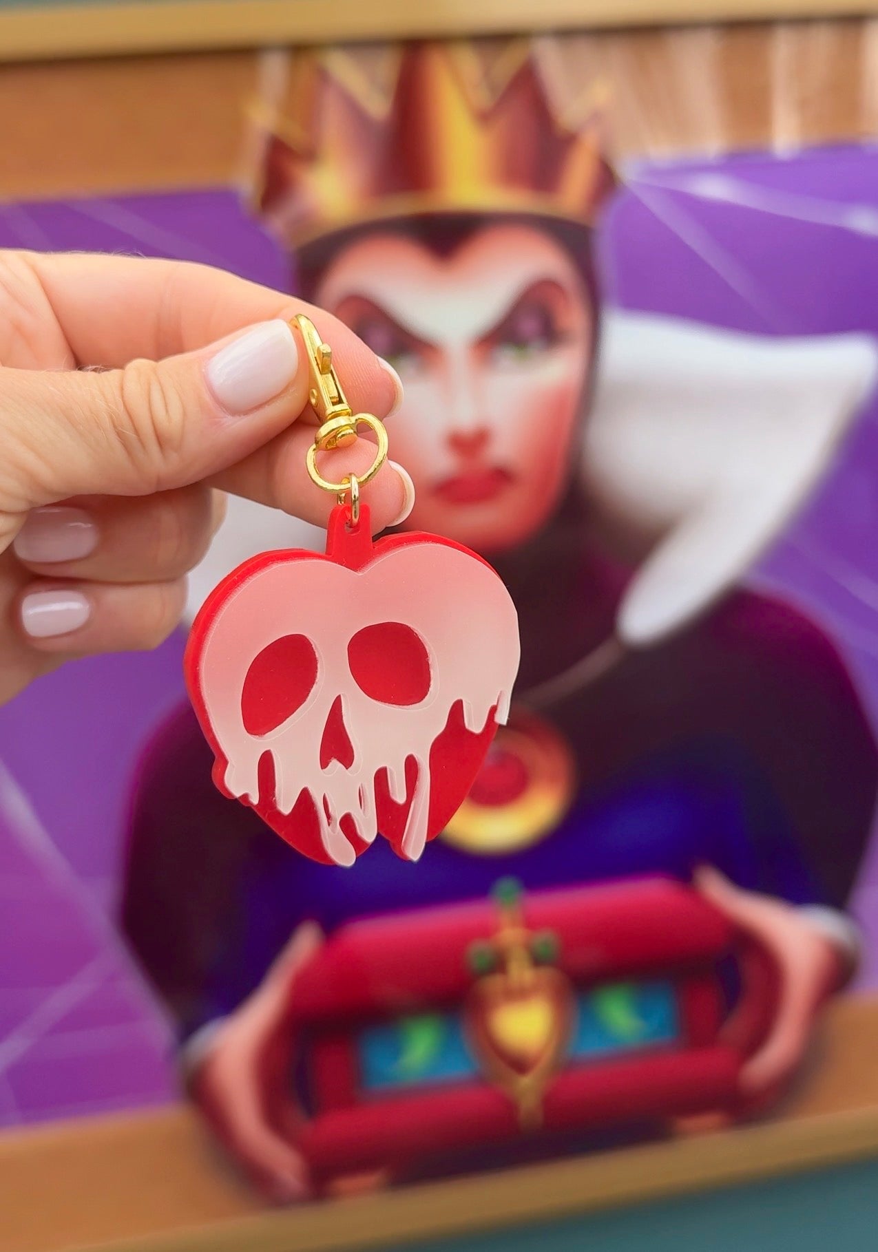 GLOW IN THE DARK POISON APPLE BAG CHARM/ KEYCHAIN